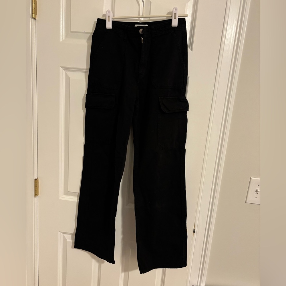 Zara Women’s Relaxed Black Cargo’s